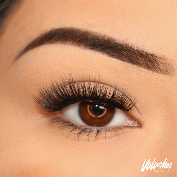 Demure | Glueless Heat Sensing Lashes - Stick & Slay